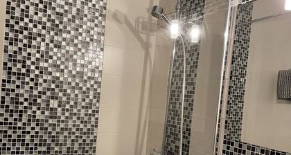 beautiful 2 rooms along wild creeks