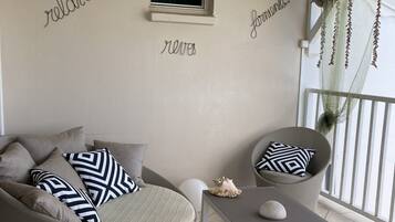 Televisión, reproductor de DVD y estéreo