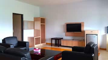Suite | Living area | Flat-screen TV