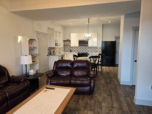 Smart TV, fireplace, DVD player, books