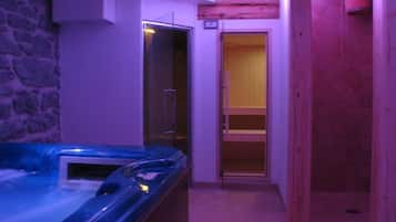 Indoor spa tub
