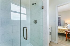 Hair dryer, towels, toilet paper - Blue Wave 🌊 Beach Front View  🌞 Private Pool 🌴 Most Reviews on SGI (Apalachicola)