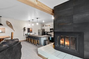 Interior - Immaculate condo steps to the ski slopes and hiking trails!! (Whitefish)