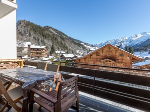 Outdoor dining - Apartment 6-8 pax, ski-in/ski-out, stove, garage (La Clusaz)