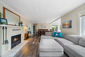 Smart TV, fireplace, table football, ping pong