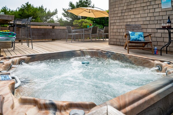 HotTub! A perfect way to end a day at the beach! Relax, Recover, Reminisce