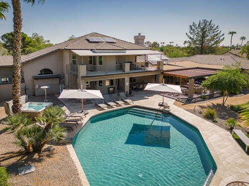 SWSS Luxury 7BR Estate | Pickleball | Basketball Pool & Hot Tub | Putting Green | Games