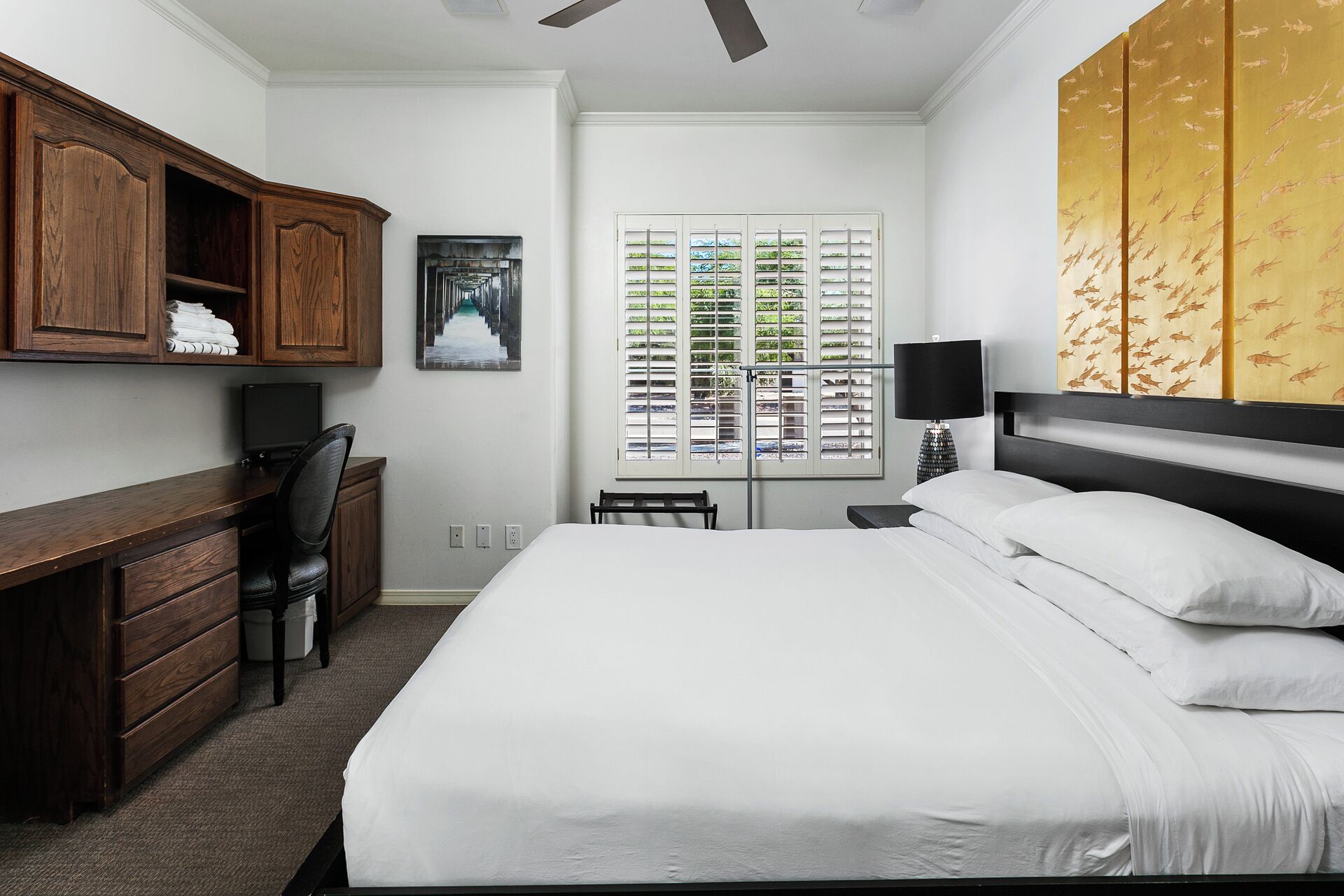 7 bedrooms, iron/ironing board, bed sheets
