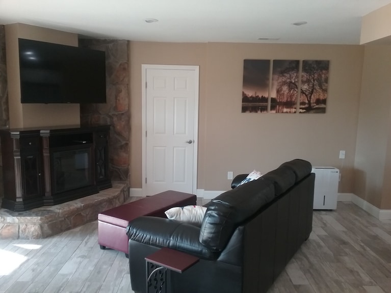 1 Br Full Kitchen Starting At $99 Mountain Views, Pet Friendly On 4 Acres! - Sevierville, TN