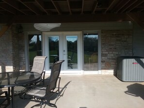 Outdoor dining - 1 BR FULL KITCHEN starting at $99
MOUNTAIN VIEWS, PET FRIENDLY
 on 4 ACRES!
 (Sevierville)