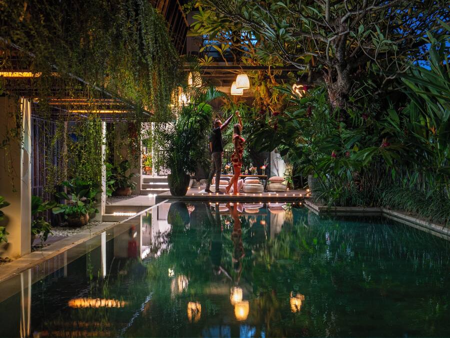 Se sirven desayunos, almuerzos y cenas; cocina local e internacional