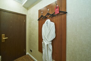 In-room safe, desk, laptop workspace, blackout curtains