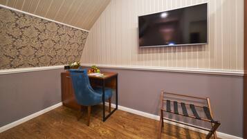 Kahden hengen economy-huone | Televisio