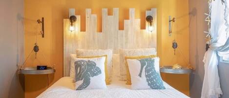 4 bedrooms, in-room safe, desk, iron/ironing board