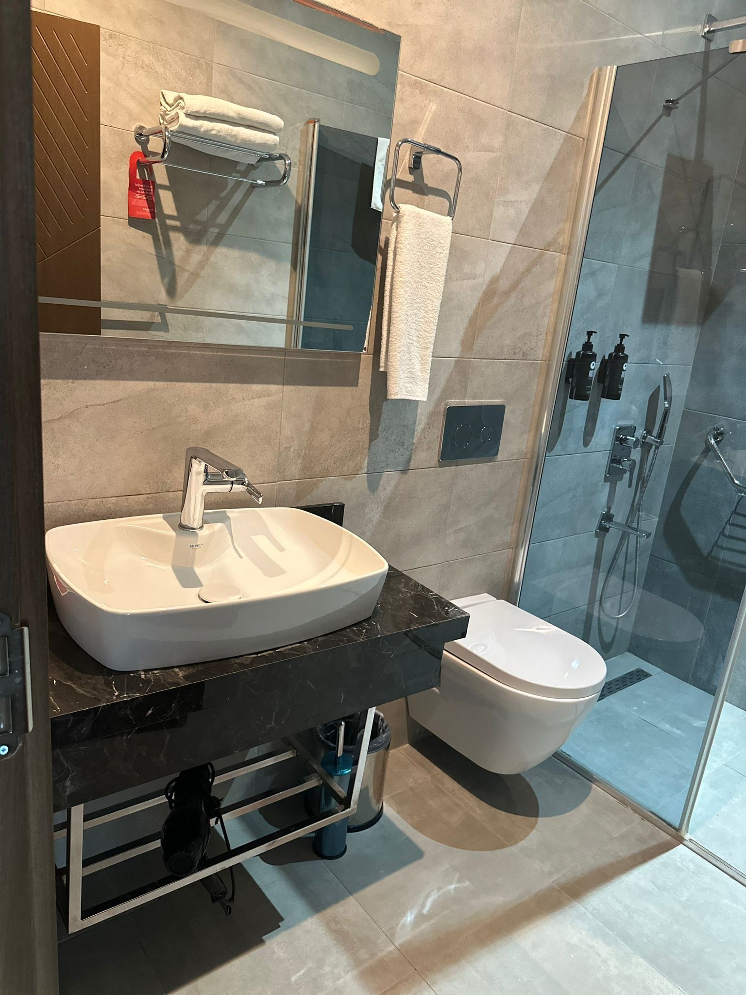 room, 1 double bed, accessible, smoking | bathroom | shower, free toiletries, hair dryer, slippers