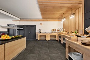 Petit déjeuner buffet compris tous les jours