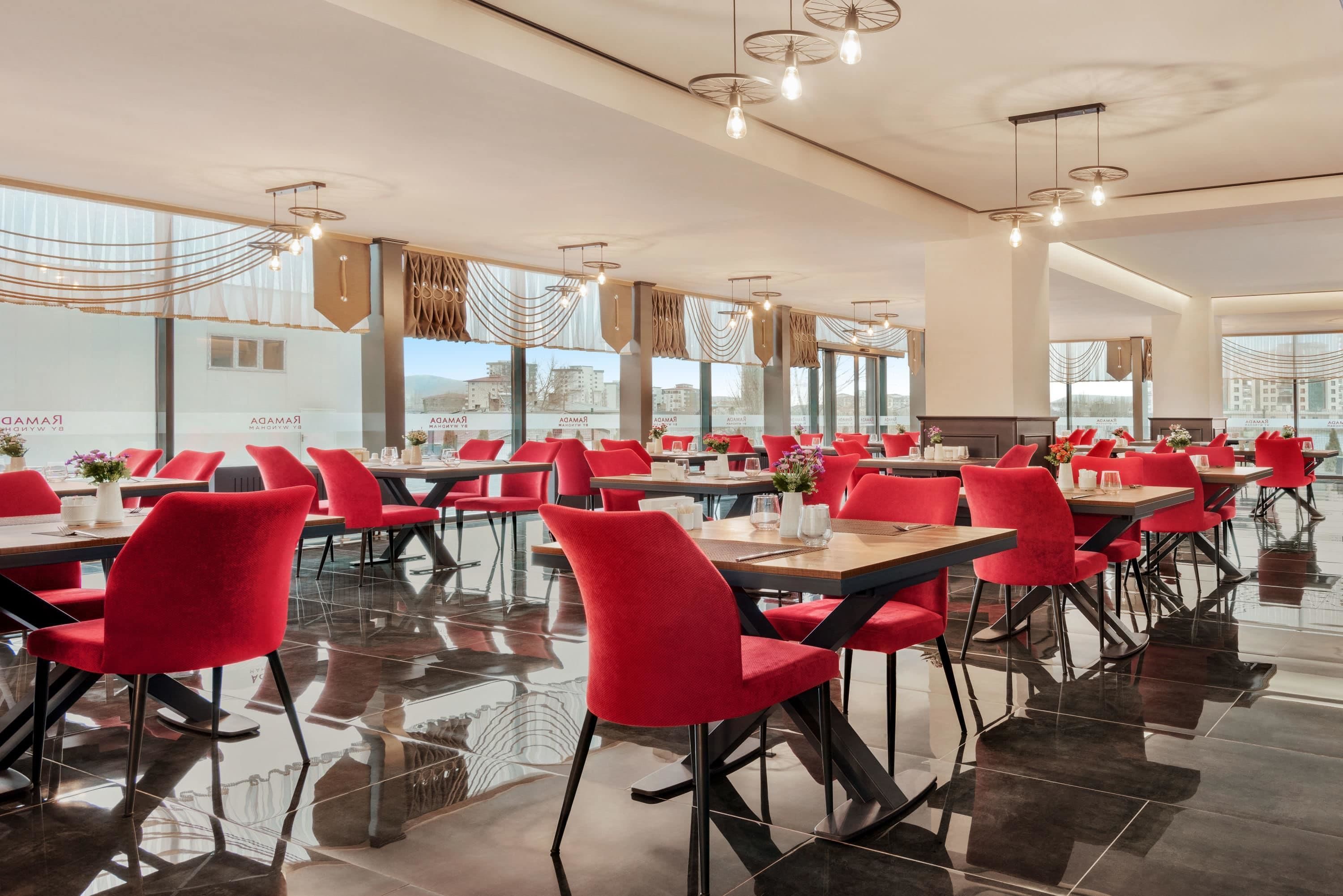 包含每日自助早餐