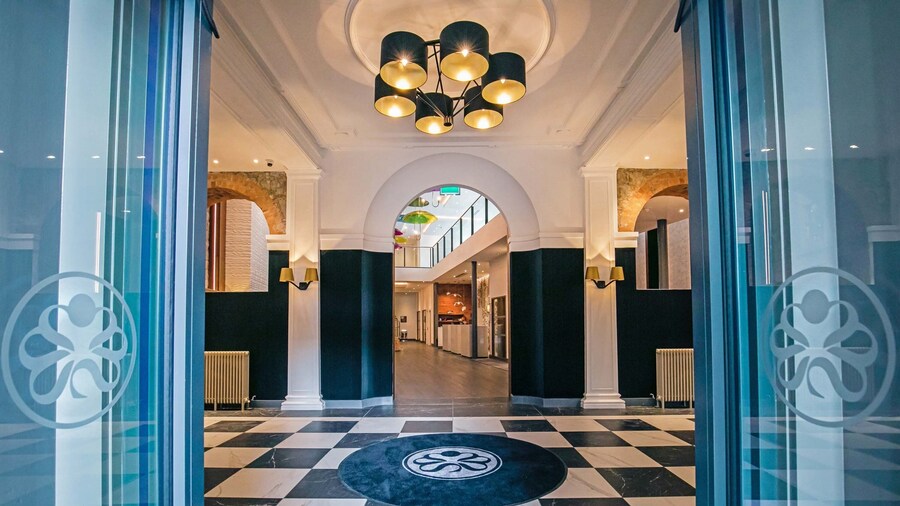 Sandman Signature Aberdeen Hotel & Spa