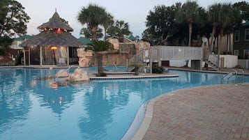 Piscina interna, piscina aquecida