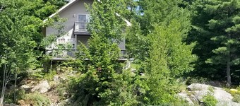 Trucha Lake Waterfront Cottage en el área del parque Adirondack