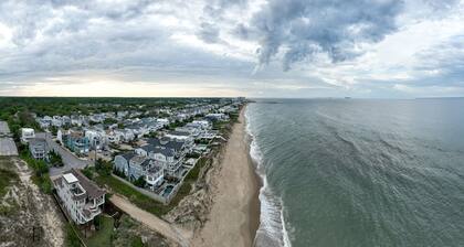 Luxury 7 Bed, 6 Bath Oceanfront Smart Home - Pool, Hot Tub & Upscale Amenities