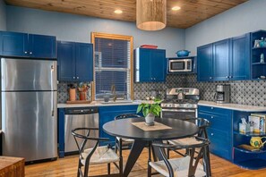 Fridge, microwave, oven, stovetop - The Yellow House - Old Town 2BR (Park City)