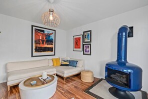 TV, fireplace, offices - The Yellow House - Old Town 2BR (Park City)