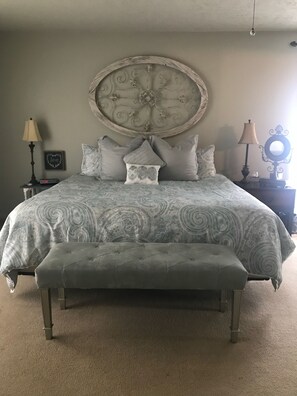 3 slaapkamers, een strijkplank/strijkijzer, reisbedje, gratis wifi