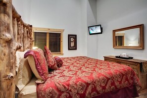 2 bedrooms, iron/ironing board, travel cot, WiFi