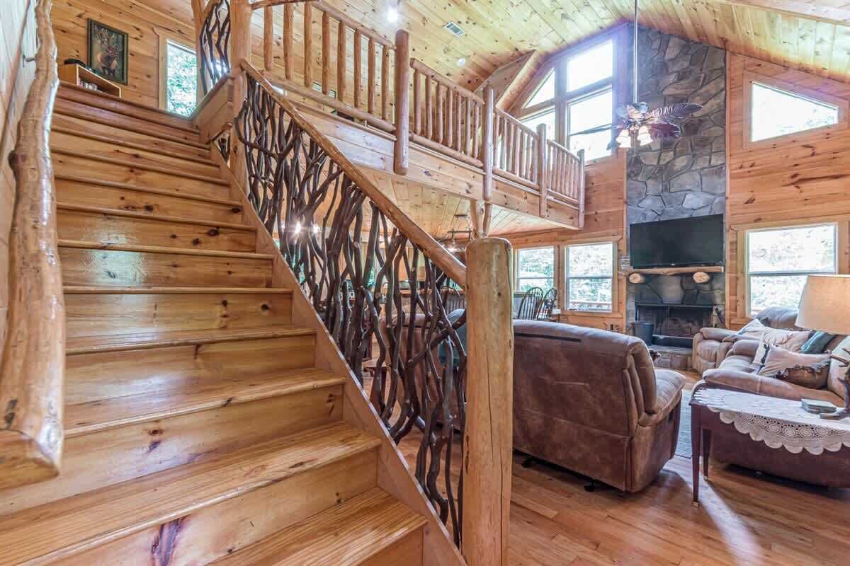 Smart TV, fireplace, DVD player, offices