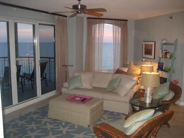 LED TV, DVD player, books, music library - Beach Colony East, Spectacular 15th Floor Beachfront Views, Directly on beach (Navarre Beach)