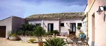 Agriturismo Baglio Donna Santa