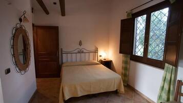 1 Schlafzimmer, hochwertige Bettwaren, Daunenbettdecken