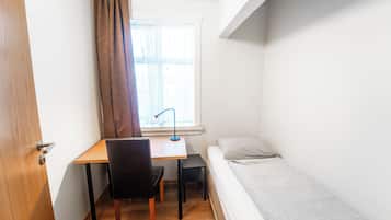 Small Single Room, Shared Bathroom | Desk, blackout drapes, free WiFi, bed sheets