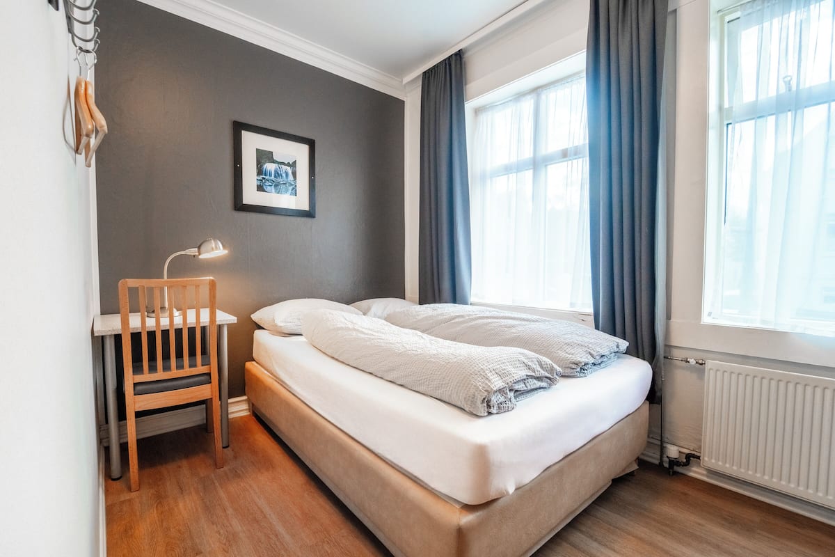 Standard Single Room, Shared Bathroom