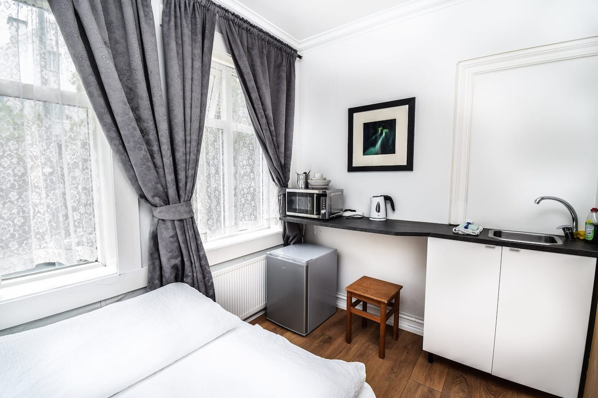 Double or Twin Room, Shared Bathroom