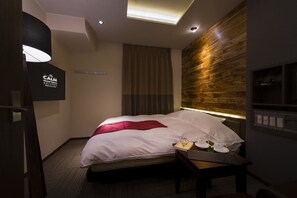 Minibar, desk, soundproofing, free WiFi