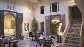 Breakfast, lunch, dinner served; local and international cuisine