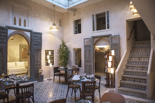 Breakfast, lunch, dinner served; local and international cuisine