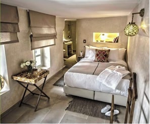 Design Room, 1 Double Bed, Non Smoking (Kenza) | Blackout drapes, iron/ironing board, free WiFi, bed sheets