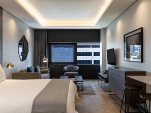 开间, 1 张特大床, 城市景观 | 2 多间卧室、客房内保险箱、熨斗/熨衣板、免费 WiFi