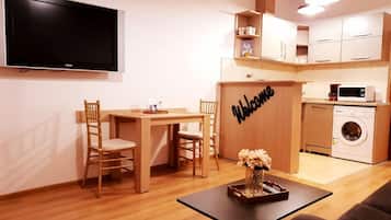 Deluxe Apartment, 1 Bedroom, Non Smoking, Balcony (Mitropoliei 4) | Private kitchenette | Fridge, microwave, stovetop, espresso maker