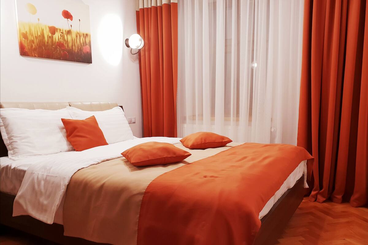 Căn hộ Deluxe, 1 phòng ngủ, không hút thuốc, ban công (Mitropoliei 4) | Bộ đồ giường cao cấp, trang trí khác biệt