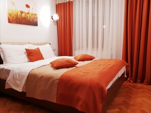 Deluxe Apartment, 1 Bedroom, Non Smoking, Balcony (Mitropoliei 4) | Premium bedding, individually decorated, individually furnished - RR Apartment (Sibiu)