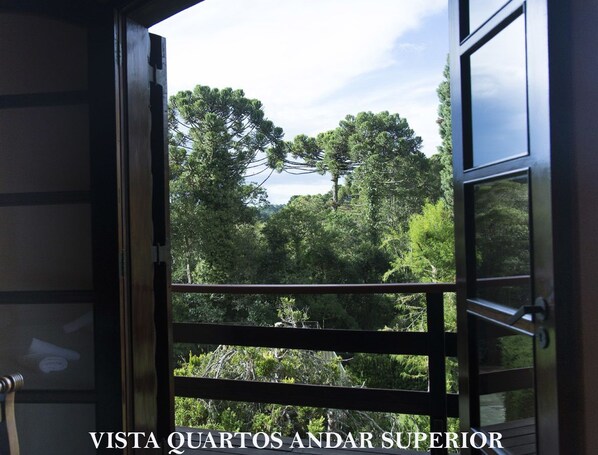 Deluxe Cottage, Multiple Beds, Kitchen, Garden View | Lanai - Chale Villa Del Monte (Camanducaia)