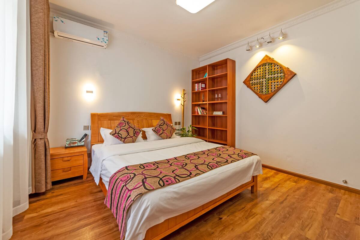 Desk, blackout curtains, free WiFi