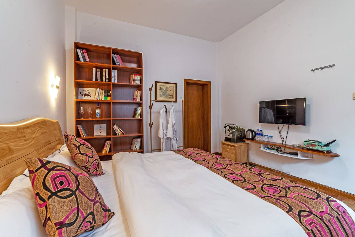 Desk, blackout curtains, free WiFi