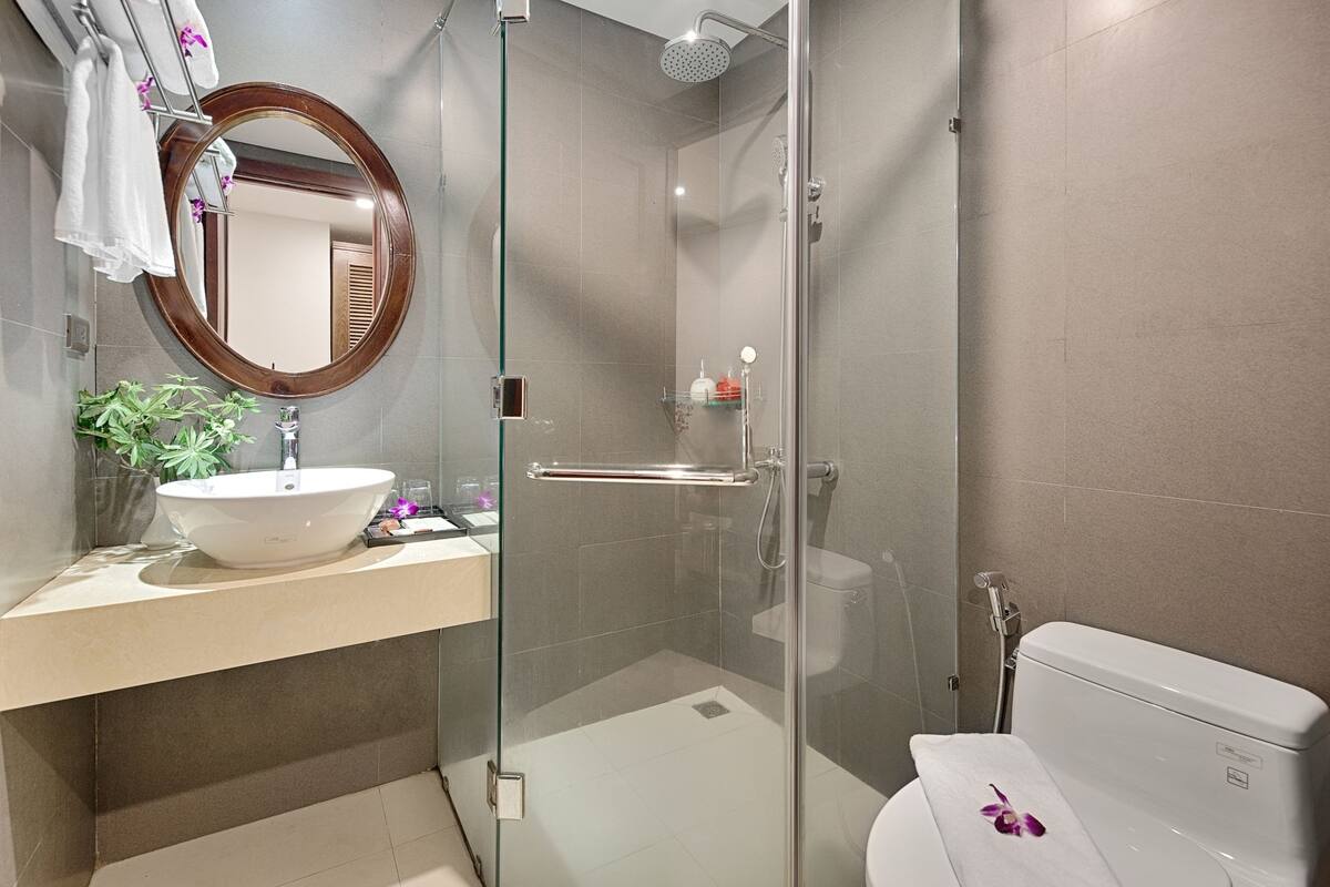 Superior Double Room, 1 Queen Bed, Non Smoking | Bathroom