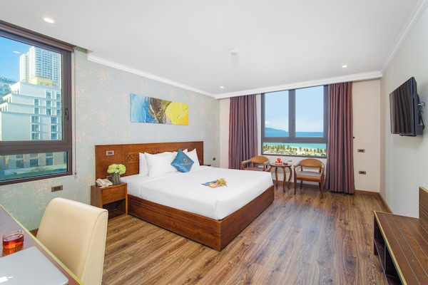 Chambre Double Deluxe, 1 grand lit, vue mer | 1 chambre, minibar, bureau, chambres insonorisées