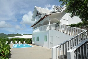 室外游泳池